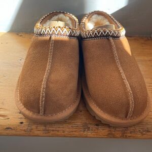 UGG Tasman II kids slippers. New